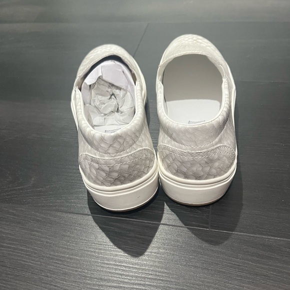 Steve Madden sneakers - Picture 2 of 6